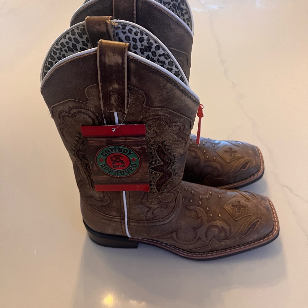 Laredo wide calf cowgirl boots size 9 NWT